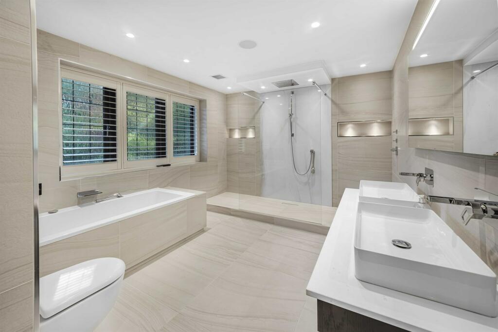 6 bedroom detached house for sale in Springwood, Chapel Lane, Hale Barns, WA15